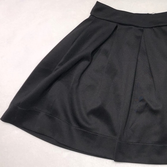 Black Flowy Mini Skirt with Back Zipper - Picture 3 of 9
